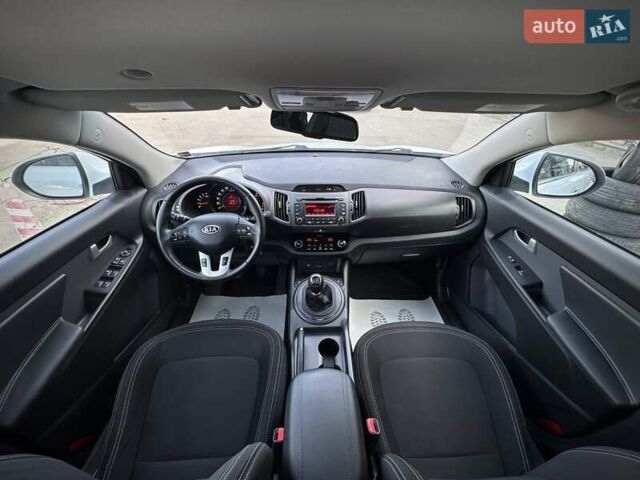 Кіа Sportage 2011 у Сумах на Automoto.ua Білий Кіа Sportage, об'ємом двигуна 1.7 л та пробігом 228 тис. км за 13700 $, фото 13 на Automoto.ua