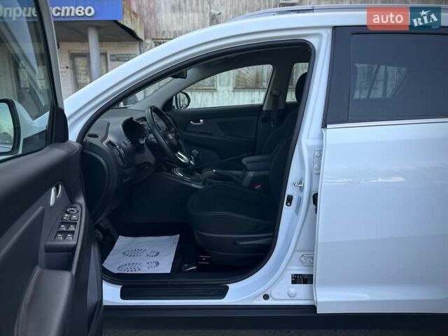 Кіа Sportage 2011 у Сумах на Automoto.ua Білий Кіа Sportage, об'ємом двигуна 1.7 л та пробігом 228 тис. км за 13700 $, фото 72 на Automoto.ua