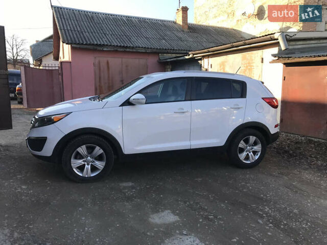 Белый Киа Sportage, объемом двигателя 2.36 л и пробегом 165 тыс. км за 11799 $, фото 1 на Automoto.ua