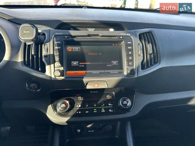 Білий Кіа Sportage, об'ємом двигуна 2 л та пробігом 258 тис. км за 13500 $, фото 10 на Automoto.ua