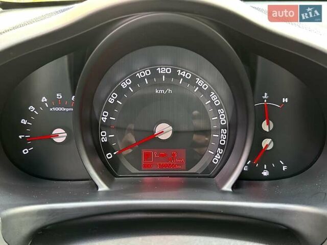 Білий Кіа Sportage, об'ємом двигуна 2 л та пробігом 165 тис. км за 13999 $, фото 19 на Automoto.ua
