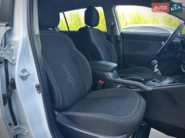 Кіа Sportage 2011 у Сумах на Automoto.ua Білий Кіа Sportage, об'ємом двигуна 1.7 л та пробігом 228 тис. км за 13700 $, фото 94 на Automoto.ua