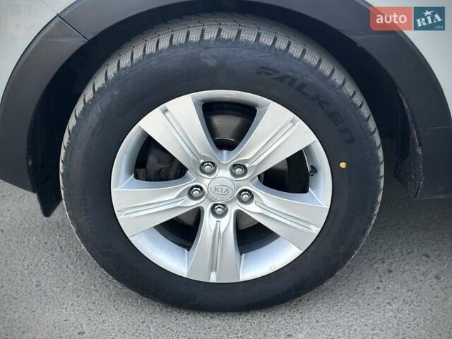 Кіа Sportage 2011 у Сумах на Automoto.ua Білий Кіа Sportage, об'ємом двигуна 1.7 л та пробігом 228 тис. км за 13700 $, фото 58 на Automoto.ua