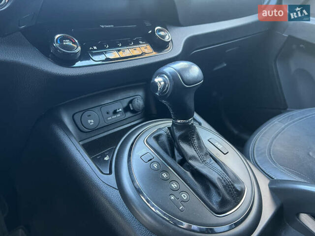 Белый Киа Sportage, объемом двигателя 2 л и пробегом 290 тыс. км за 12999 $, фото 29 на Automoto.ua