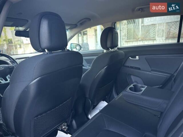 Кіа Sportage 2011 у Сумах на Automoto.ua Білий Кіа Sportage, об'ємом двигуна 1.7 л та пробігом 228 тис. км за 13700 $, фото 88 на Automoto.ua