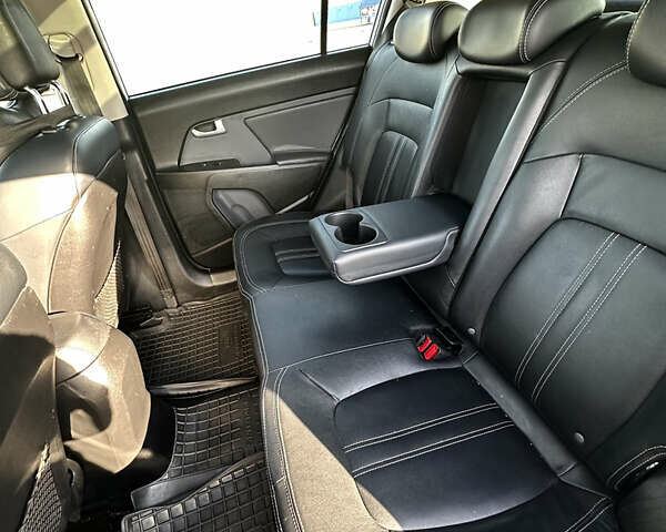 Білий Кіа Sportage, об'ємом двигуна 2 л та пробігом 258 тис. км за 13500 $, фото 20 на Automoto.ua