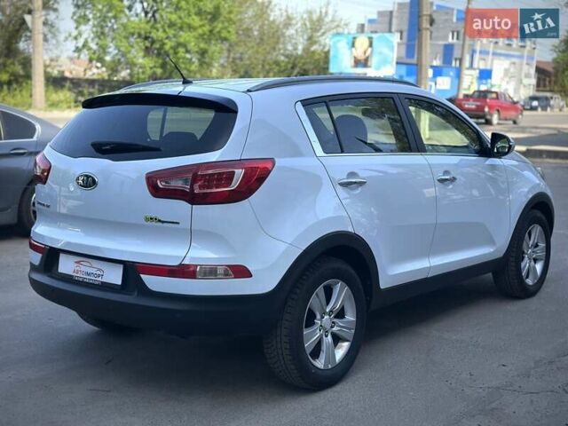 Кіа Sportage 2011 у Сумах на Automoto.ua Білий Кіа Sportage, об'ємом двигуна 1.7 л та пробігом 228 тис. км за 13700 $, фото 4 на Automoto.ua