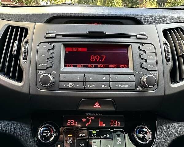 Білий Кіа Sportage, об'ємом двигуна 2 л та пробігом 165 тис. км за 13999 $, фото 17 на Automoto.ua