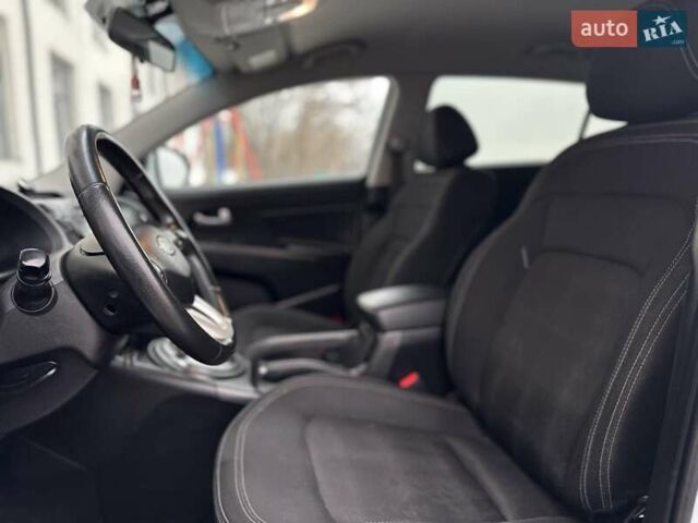 Белый Киа Sportage, объемом двигателя 2 л и пробегом 115 тыс. км за 12999 $, фото 30 на Automoto.ua