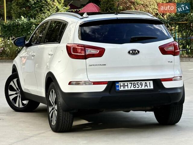 Білий Кіа Sportage, об'ємом двигуна 2 л та пробігом 165 тис. км за 13999 $, фото 6 на Automoto.ua
