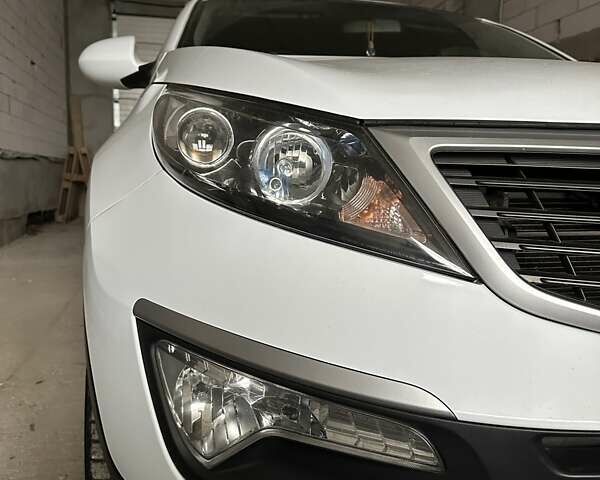 Белый Киа Sportage, объемом двигателя 2 л и пробегом 115 тыс. км за 12999 $, фото 37 на Automoto.ua