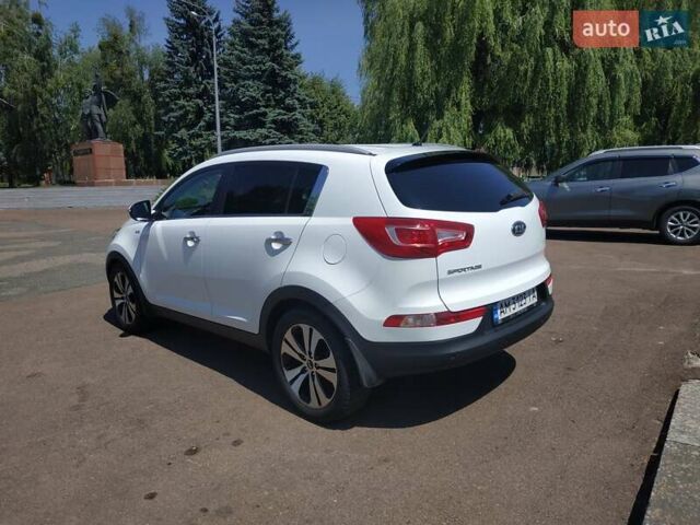 Білий Кіа Sportage, об'ємом двигуна 2 л та пробігом 183 тис. км за 12900 $, фото 7 на Automoto.ua
