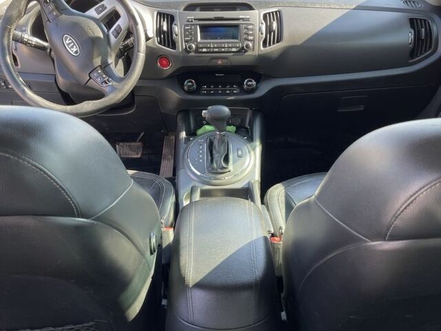 Белый Киа Sportage, объемом двигателя 2 л и пробегом 160 тыс. км за 12000 $, фото 8 на Automoto.ua
