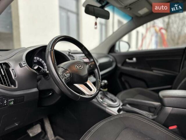 Белый Киа Sportage, объемом двигателя 2 л и пробегом 115 тыс. км за 12999 $, фото 29 на Automoto.ua