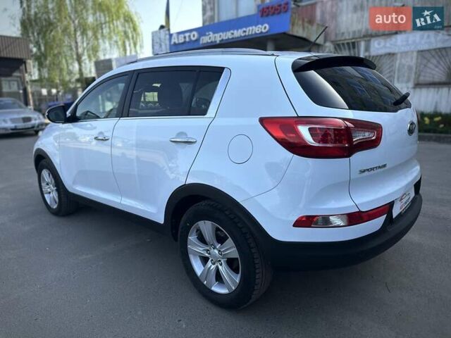 Кіа Sportage 2011 у Сумах на Automoto.ua Білий Кіа Sportage, об'ємом двигуна 1.7 л та пробігом 228 тис. км за 13700 $, фото 3 на Automoto.ua