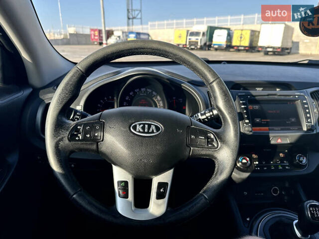 Білий Кіа Sportage, об'ємом двигуна 2 л та пробігом 258 тис. км за 13500 $, фото 8 на Automoto.ua