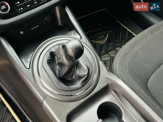 Белый Киа Sportage, объемом двигателя 2 л и пробегом 225 тыс. км за 12400 $, фото 34 на Automoto.ua