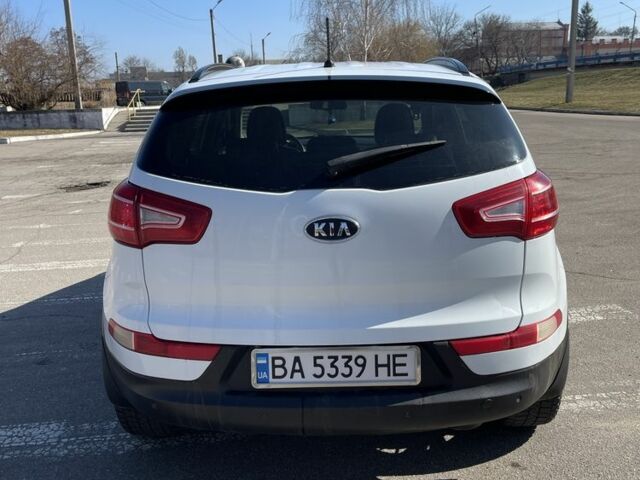 Белый Киа Sportage, объемом двигателя 2 л и пробегом 160 тыс. км за 12000 $, фото 3 на Automoto.ua