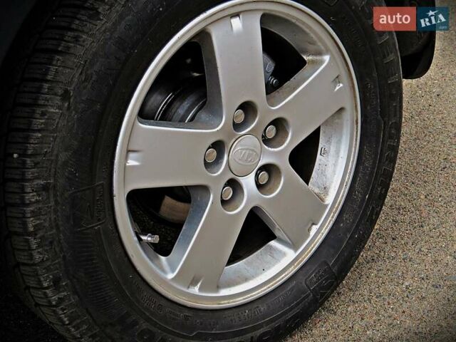 Белый Киа Sportage, объемом двигателя 1.7 л и пробегом 173 тыс. км за 11700 $, фото 4 на Automoto.ua