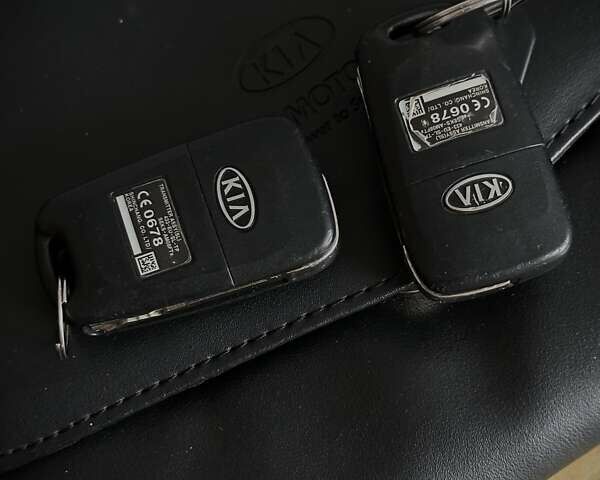 Кіа Sportage 2011 у Сумах на Automoto.ua Білий Кіа Sportage, об'ємом двигуна 1.7 л та пробігом 228 тис. км за 13700 $, фото 132 на Automoto.ua