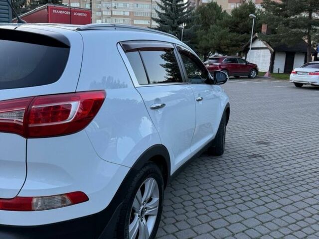 Белый Киа Sportage, объемом двигателя 2 л и пробегом 199 тыс. км за 11000 $, фото 4 на Automoto.ua
