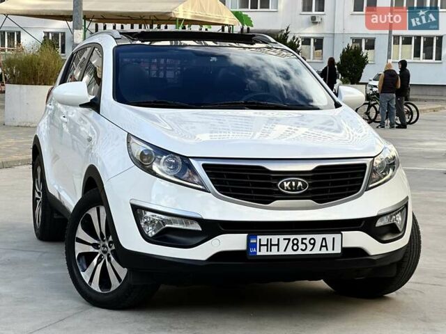 Білий Кіа Sportage, об'ємом двигуна 2 л та пробігом 165 тис. км за 13999 $, фото 1 на Automoto.ua