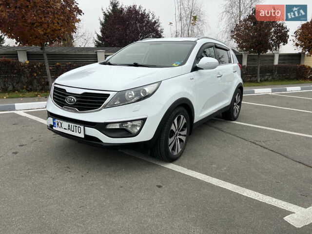 Белый Киа Sportage, объемом двигателя 2 л и пробегом 135 тыс. км за 12999 $, фото 4 на Automoto.ua