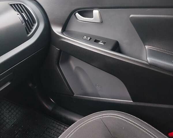 Белый Киа Sportage, объемом двигателя 1.58 л и пробегом 224 тыс. км за 11300 $, фото 19 на Automoto.ua