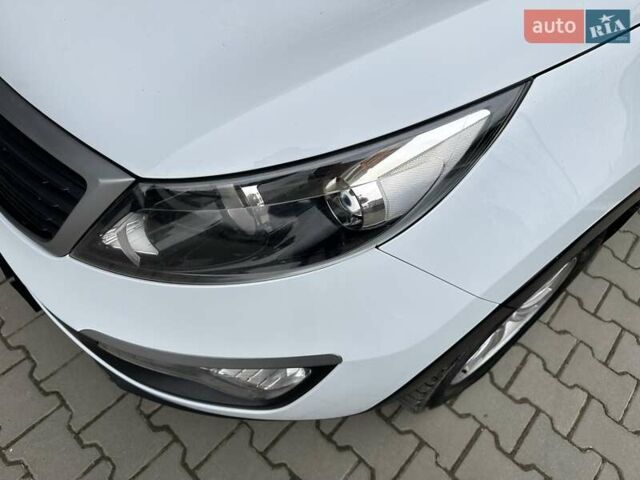 Белый Киа Sportage, объемом двигателя 2 л и пробегом 115 тыс. км за 12999 $, фото 23 на Automoto.ua