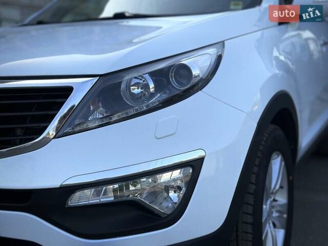 Кіа Sportage 2011 у Сумах на Automoto.ua Білий Кіа Sportage, об'ємом двигуна 1.7 л та пробігом 228 тис. км за 13700 $, фото 49 на Automoto.ua