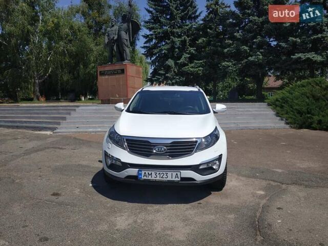 Білий Кіа Sportage, об'ємом двигуна 2 л та пробігом 183 тис. км за 12900 $, фото 10 на Automoto.ua
