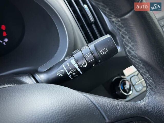 Кіа Sportage 2011 у Сумах на Automoto.ua Білий Кіа Sportage, об'ємом двигуна 1.7 л та пробігом 228 тис. км за 13700 $, фото 109 на Automoto.ua