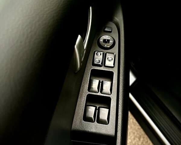 Білий Кіа Sportage, об'ємом двигуна 2 л та пробігом 183 тис. км за 12900 $, фото 17 на Automoto.ua