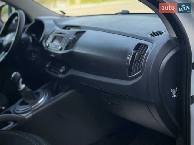 Кіа Sportage 2011 у Сумах на Automoto.ua Білий Кіа Sportage, об'ємом двигуна 1.7 л та пробігом 228 тис. км за 13700 $, фото 95 на Automoto.ua