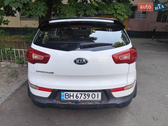 Білий Кіа Sportage, об'ємом двигуна 2 л та пробігом 125 тис. км за 14800 $, фото 1 на Automoto.ua