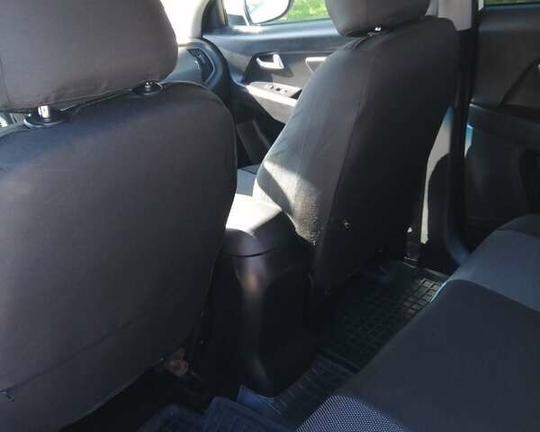 Білий Кіа Sportage, об'ємом двигуна 1.69 л та пробігом 142 тис. км за 11500 $, фото 15 на Automoto.ua