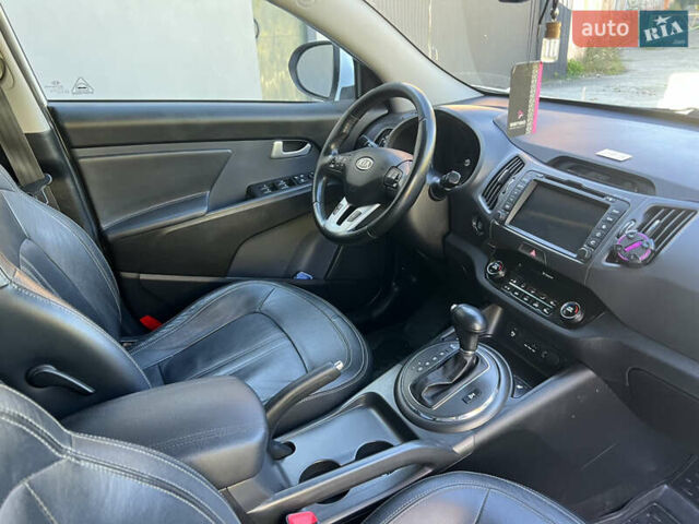 Белый Киа Sportage, объемом двигателя 2 л и пробегом 290 тыс. км за 12999 $, фото 35 на Automoto.ua