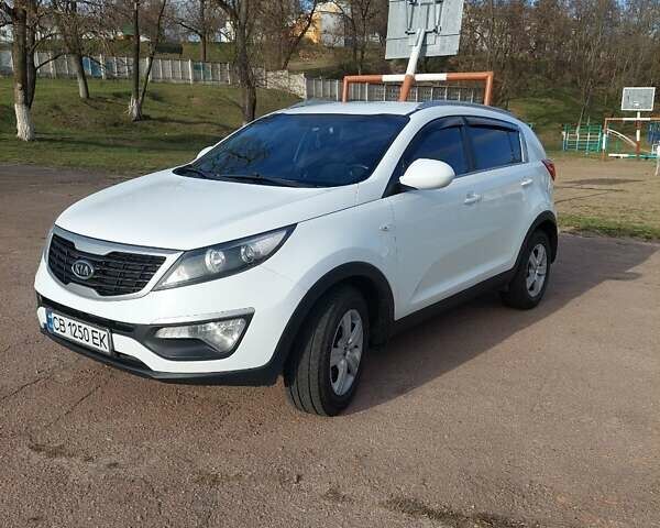 Білий Кіа Sportage, об'ємом двигуна 2 л та пробігом 171 тис. км за 12000 $, фото 9 на Automoto.ua