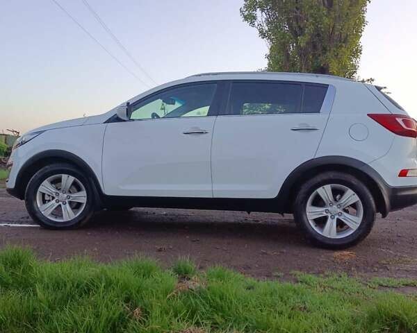 Белый Киа Sportage, объемом двигателя 1.69 л и пробегом 248 тыс. км за 13200 $, фото 3 на Automoto.ua