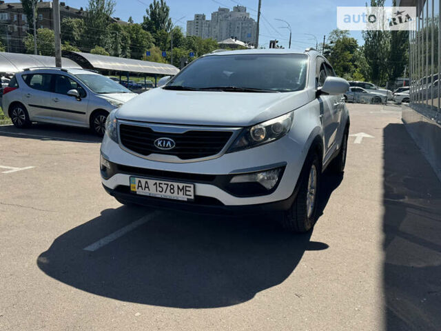 Белый Киа Sportage, объемом двигателя 1.7 л и пробегом 170 тыс. км за 13490 $, фото 2 на Automoto.ua