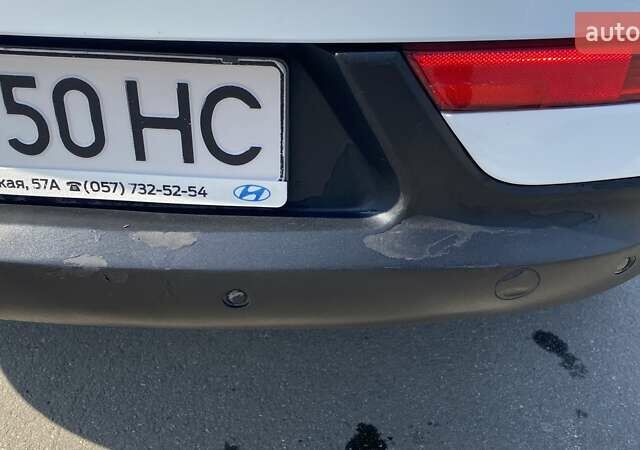 Белый Киа Sportage, объемом двигателя 2 л и пробегом 129 тыс. км за 15000 $, фото 6 на Automoto.ua