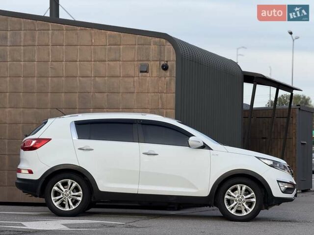 Белый Киа Sportage, объемом двигателя 2 л и пробегом 161 тыс. км за 10900 $, фото 7 на Automoto.ua