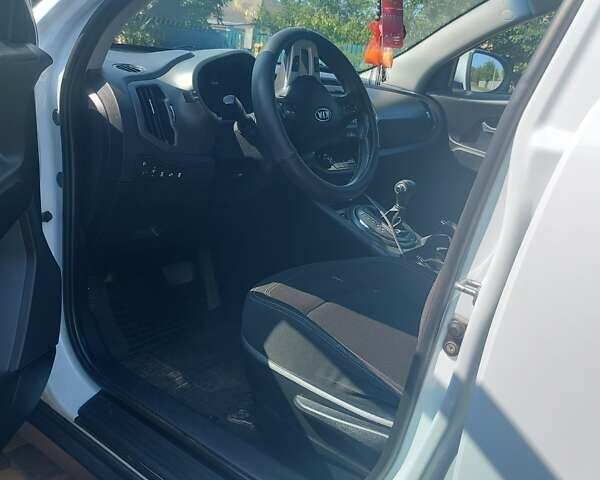 Белый Киа Sportage, объемом двигателя 2 л и пробегом 149 тыс. км за 13700 $, фото 15 на Automoto.ua