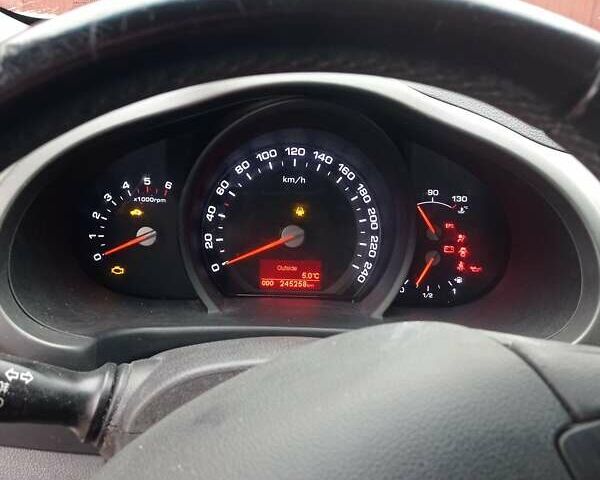 Белый Киа Sportage, объемом двигателя 1.7 л и пробегом 245 тыс. км за 9500 $, фото 9 на Automoto.ua