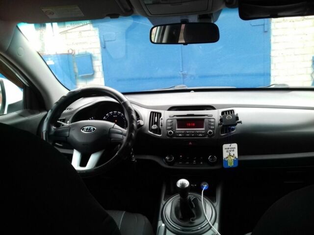 Белый Киа Sportage, объемом двигателя 2 л и пробегом 152 тыс. км за 13150 $, фото 4 на Automoto.ua