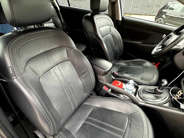 Білий Кіа Sportage, об'ємом двигуна 2 л та пробігом 164 тис. км за 12000 $, фото 3 на Automoto.ua