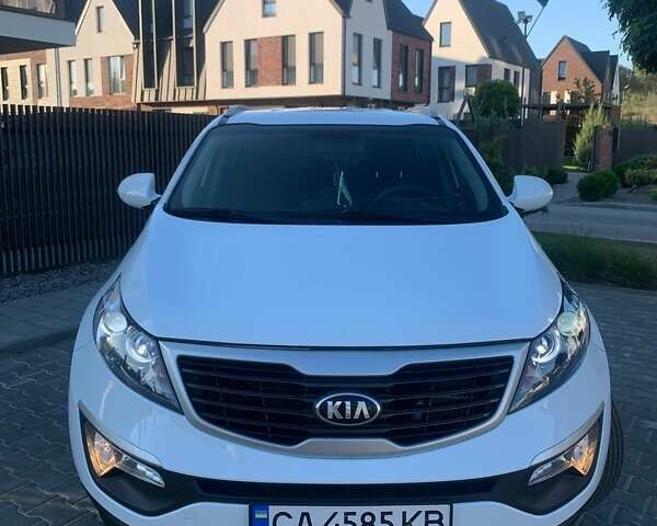 Белый Киа Sportage, объемом двигателя 1.69 л и пробегом 205 тыс. км за 11500 $, фото 1 на Automoto.ua