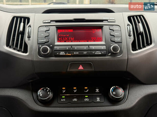 Білий Кіа Sportage, об'ємом двигуна 1.7 л та пробігом 98 тис. км за 13950 $, фото 58 на Automoto.ua