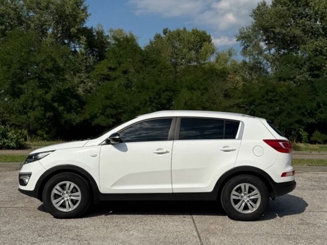 Белый Киа Sportage, объемом двигателя 2 л и пробегом 201 тыс. км за 9000 $, фото 4 на Automoto.ua