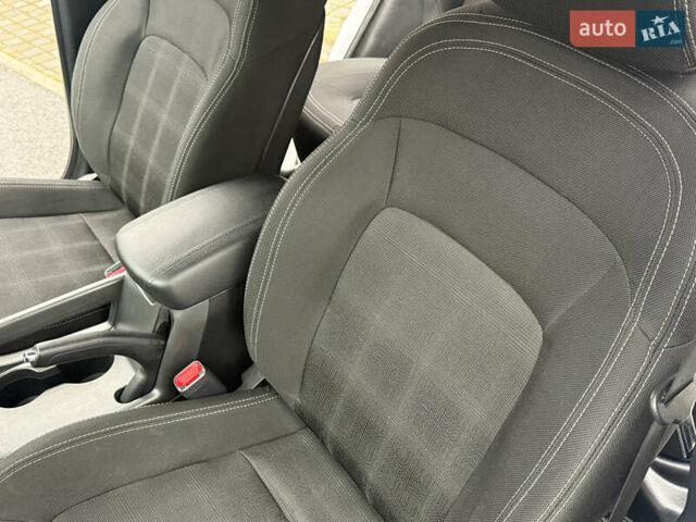 Білий Кіа Sportage, об'ємом двигуна 1.7 л та пробігом 98 тис. км за 13950 $, фото 55 на Automoto.ua